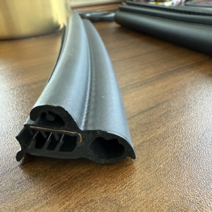 Custom EPDM Car & Truck Sealing Strip | Solid / Foamed / Metal-Plastic Composite | High-Performance Door & Trunk Panel Seal